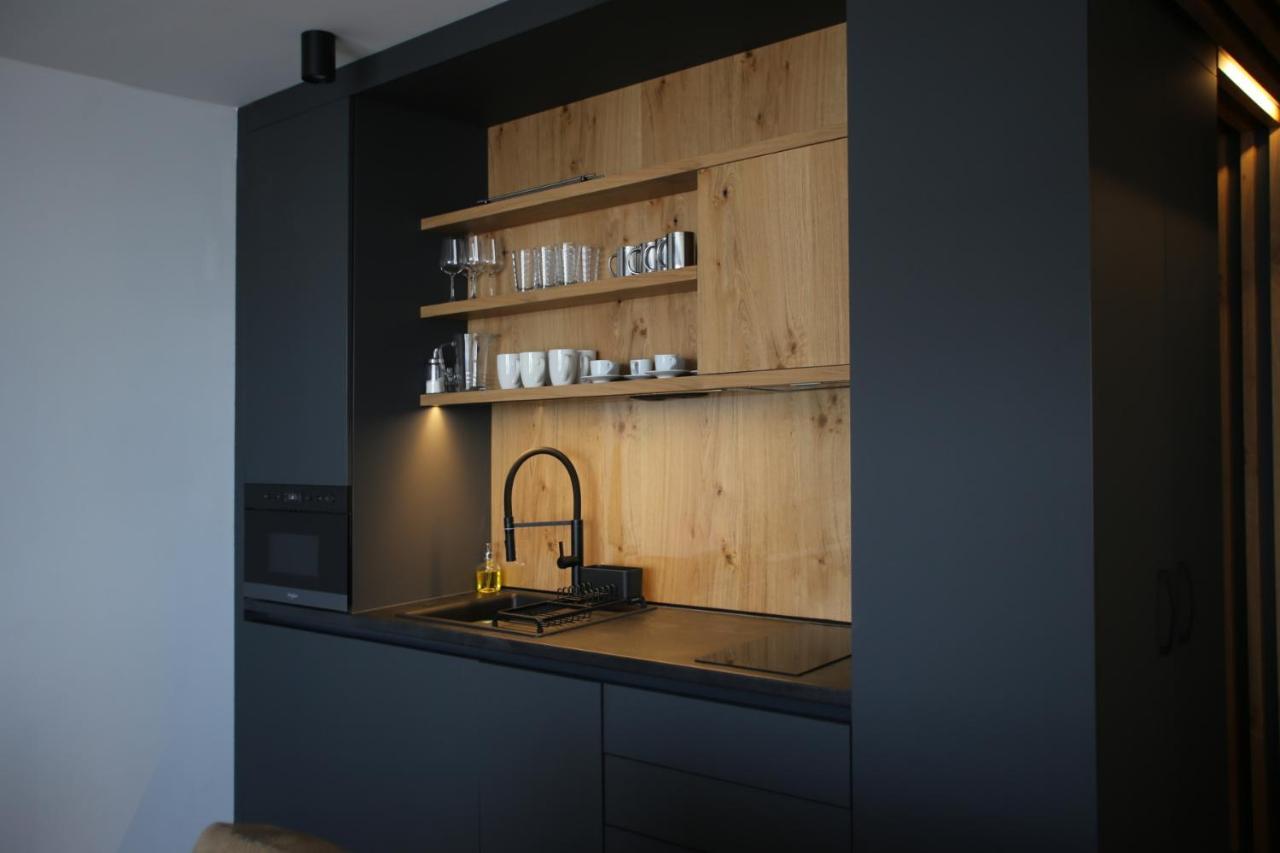405 Ovruc Apartment